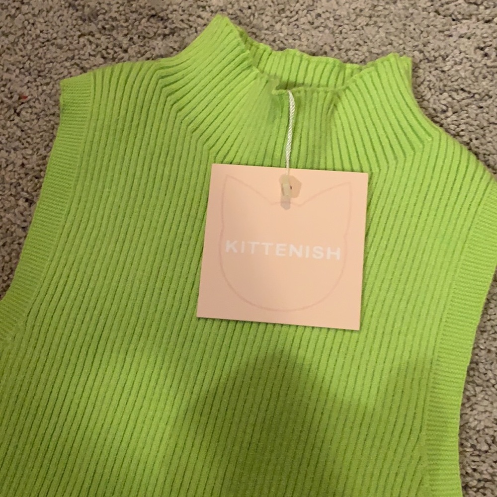 Kittenish lime green blouse - Picture 3 of 3